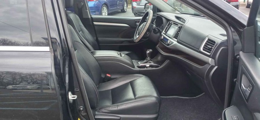 2014 Toyota Highlander XLE. CLEAN CARFAX. ONE OWNER!!!, available for sale in Elmont, New York | Sunrise of Elmont. Elmont, New York 2014 Toyota Highlander XLE. CLEAN CARFAX. ONE OWNER!!!, available for sale in Elmont, New York | Sunrise of Elmont. Elmont, New York