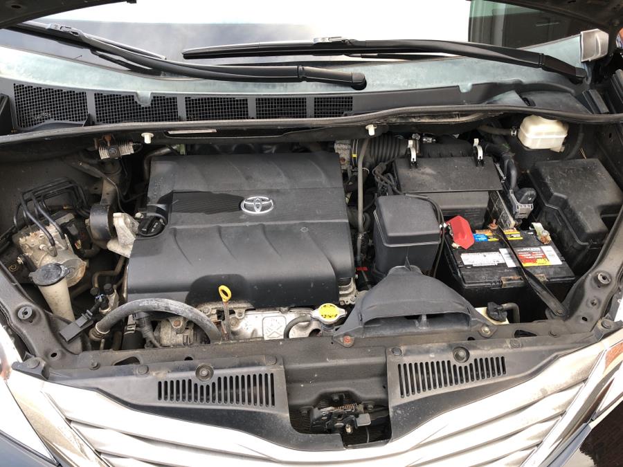 2014 Toyota Sienna XLE, available for sale in Waterbury, Connecticut | National Auto Brokers, Inc.. Waterbury, Connecticut 2014 Toyota Sienna XLE, available for sale in Waterbury, Connecticut | National Auto Brokers, Inc.. Waterbury, Connecticut