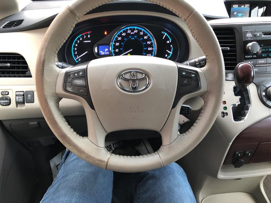 2014 Toyota Sienna XLE, available for sale in Waterbury, Connecticut | National Auto Brokers, Inc.. Waterbury, Connecticut 2014 Toyota Sienna XLE, available for sale in Waterbury, Connecticut | National Auto Brokers, Inc.. Waterbury, Connecticut