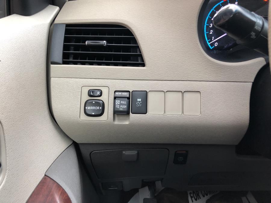 2014 Toyota Sienna XLE, available for sale in Waterbury, Connecticut | National Auto Brokers, Inc.. Waterbury, Connecticut 2014 Toyota Sienna XLE, available for sale in Waterbury, Connecticut | National Auto Brokers, Inc.. Waterbury, Connecticut