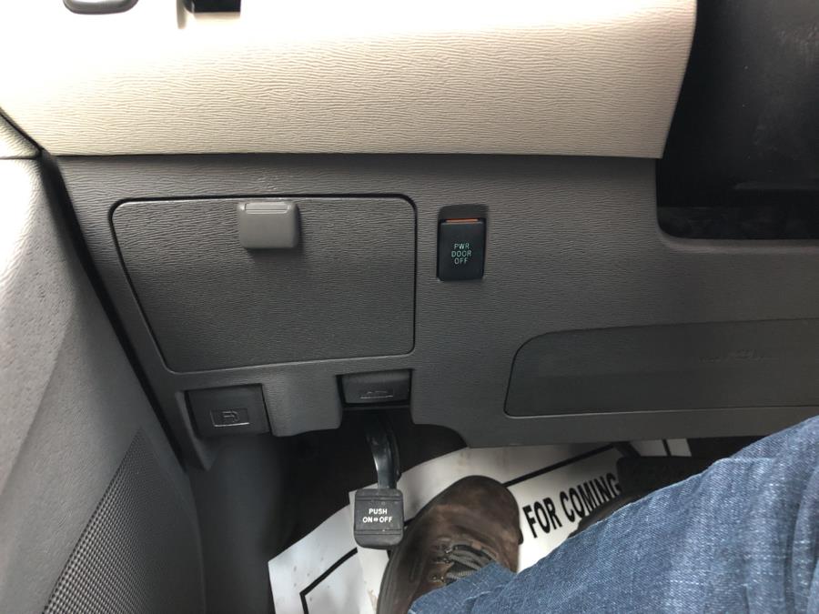2014 Toyota Sienna XLE, available for sale in Waterbury, Connecticut | National Auto Brokers, Inc.. Waterbury, Connecticut 2014 Toyota Sienna XLE, available for sale in Waterbury, Connecticut | National Auto Brokers, Inc.. Waterbury, Connecticut