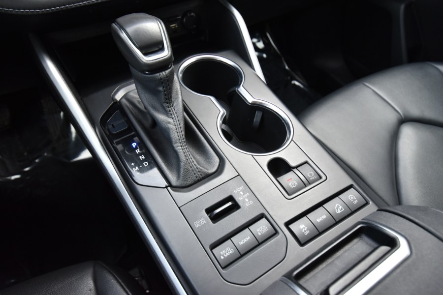 2021 Toyota Highlander XLE AWD, available for sale in Waterbury, Connecticut | Highline Car Connection. Waterbury, Connecticut 2021 Toyota Highlander XLE AWD, available for sale in Waterbury, Connecticut | Highline Car Connection. Waterbury, Connecticut