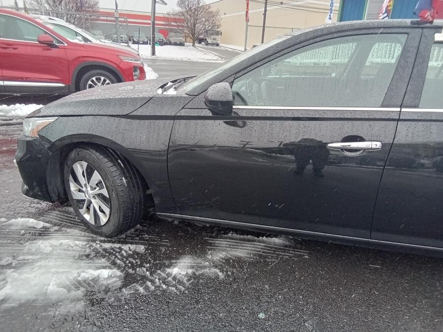 2020 Nissan Altima 2.5 S Sedan, available for sale in Irvington, New Jersey | NJ Used Cars Center. Irvington, New Jersey 2020 Nissan Altima 2.5 S Sedan, available for sale in Irvington, New Jersey | NJ Used Cars Center. Irvington, New Jersey