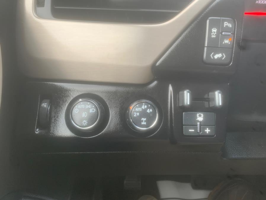2016 GMC Yukon XL 4WD 4dr Denali, available for sale in Taunton, Massachusetts | Rt 138 Auto Center Inc . Taunton, Massachusetts 2016 GMC Yukon XL 4WD 4dr Denali, available for sale in Taunton, Massachusetts | Rt 138 Auto Center Inc . Taunton, Massachusetts