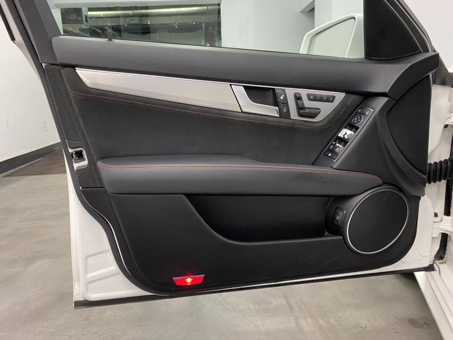 2014 Mercedes-Benz C-Class 4dr Sdn C300 Sport 4MATIC, available for sale in Elizabeth, New Jersey | M Auto Group. Elizabeth, New Jersey 2014 Mercedes-Benz C-Class 4dr Sdn C300 Sport 4MATIC, available for sale in Elizabeth, New Jersey | M Auto Group. Elizabeth, New Jersey