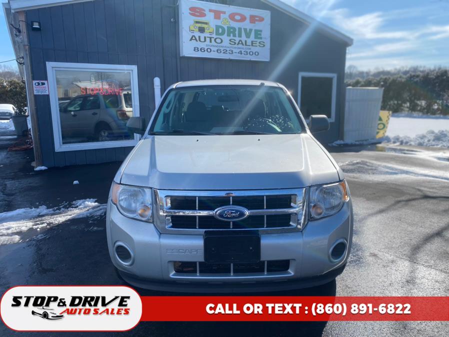 2009 Ford Escape FWD 4dr I4 Man XLS, available for sale in East Windsor, Connecticut | Stop & Drive Auto Sales. East Windsor, Connecticut 2009 Ford Escape FWD 4dr I4 Man XLS, available for sale in East Windsor, Connecticut | Stop & Drive Auto Sales. East Windsor, Connecticut