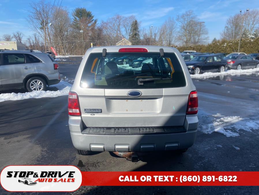 2009 Ford Escape FWD 4dr I4 Man XLS, available for sale in East Windsor, Connecticut | Stop & Drive Auto Sales. East Windsor, Connecticut 2009 Ford Escape FWD 4dr I4 Man XLS, available for sale in East Windsor, Connecticut | Stop & Drive Auto Sales. East Windsor, Connecticut
