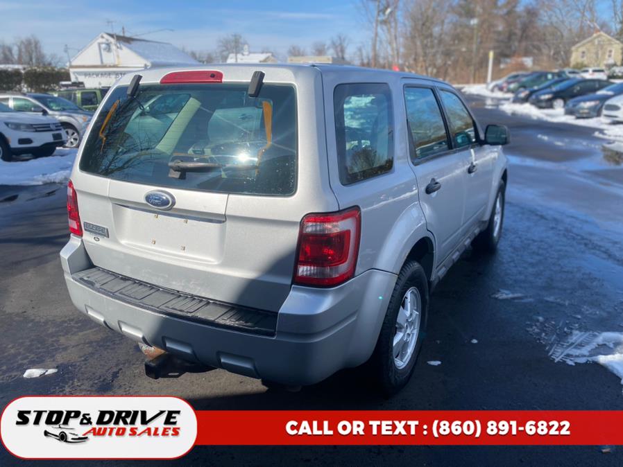 2009 Ford Escape FWD 4dr I4 Man XLS, available for sale in East Windsor, Connecticut | Stop & Drive Auto Sales. East Windsor, Connecticut 2009 Ford Escape FWD 4dr I4 Man XLS, available for sale in East Windsor, Connecticut | Stop & Drive Auto Sales. East Windsor, Connecticut