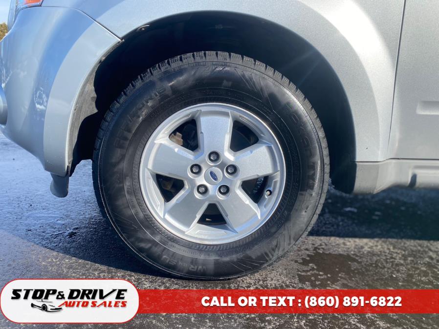 2009 Ford Escape FWD 4dr I4 Man XLS, available for sale in East Windsor, Connecticut | Stop & Drive Auto Sales. East Windsor, Connecticut 2009 Ford Escape FWD 4dr I4 Man XLS, available for sale in East Windsor, Connecticut | Stop & Drive Auto Sales. East Windsor, Connecticut
