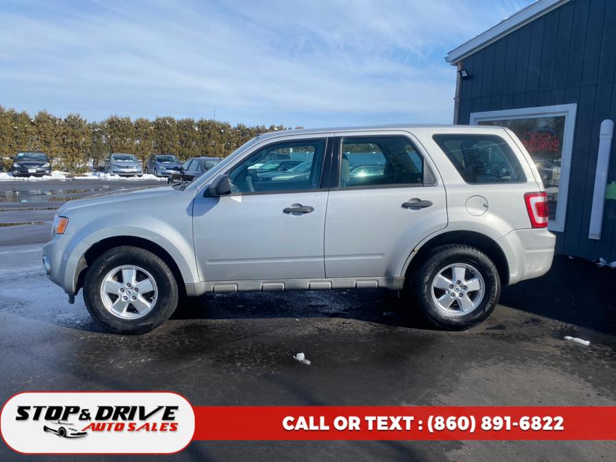 2009 Ford Escape FWD 4dr I4 Man XLS, available for sale in East Windsor, Connecticut | Stop & Drive Auto Sales. East Windsor, Connecticut 2009 Ford Escape FWD 4dr I4 Man XLS, available for sale in East Windsor, Connecticut | Stop & Drive Auto Sales. East Windsor, Connecticut
