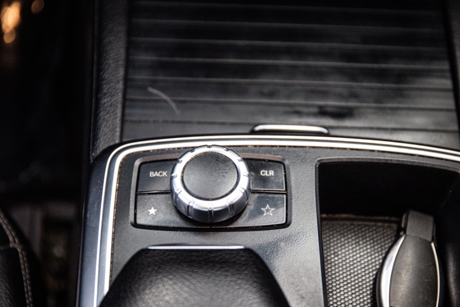 2015 Mercedes-Benz M-Class 4MATIC 4dr ML 350, available for sale in ELMONT, New York | 26 Motors Long Island. ELMONT, New York 2015 Mercedes-Benz M-Class 4MATIC 4dr ML 350, available for sale in ELMONT, New York | 26 Motors Long Island. ELMONT, New York