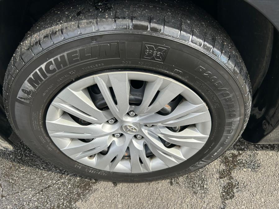 2012 Toyota Camry Hybrid 4dr Sdn LE (Natl), available for sale in Irvington, New Jersey | Elis Motors Corp. Irvington, New Jersey 2012 Toyota Camry Hybrid 4dr Sdn LE (Natl), available for sale in Irvington, New Jersey | Elis Motors Corp. Irvington, New Jersey