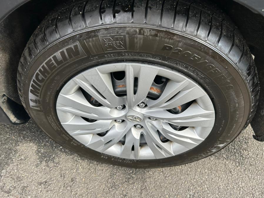 2012 Toyota Camry Hybrid 4dr Sdn LE (Natl), available for sale in Irvington, New Jersey | Elis Motors Corp. Irvington, New Jersey 2012 Toyota Camry Hybrid 4dr Sdn LE (Natl), available for sale in Irvington, New Jersey | Elis Motors Corp. Irvington, New Jersey