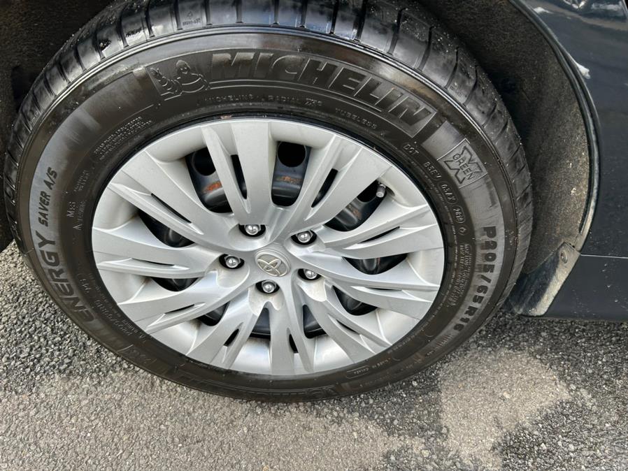 2012 Toyota Camry Hybrid 4dr Sdn LE (Natl), available for sale in Irvington, New Jersey | Elis Motors Corp. Irvington, New Jersey 2012 Toyota Camry Hybrid 4dr Sdn LE (Natl), available for sale in Irvington, New Jersey | Elis Motors Corp. Irvington, New Jersey