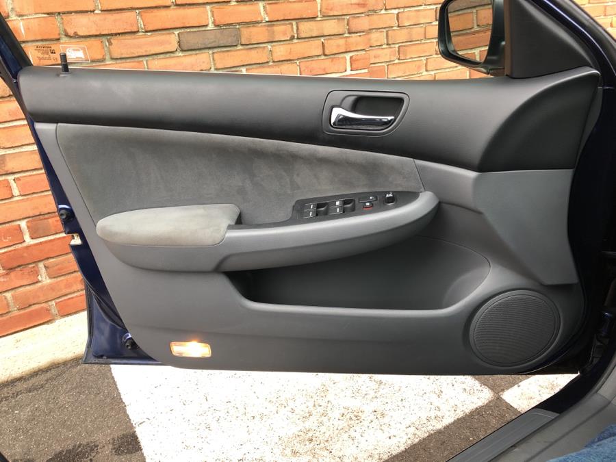 2005 Honda Accord Sdn LX AT, available for sale in Waterbury, Connecticut | National Auto Brokers, Inc.. Waterbury, Connecticut 2005 Honda Accord Sdn LX AT, available for sale in Waterbury, Connecticut | National Auto Brokers, Inc.. Waterbury, Connecticut