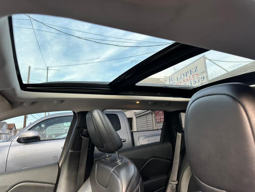 2019 Jeep Cherokee Latitude Plus 4x4, available for sale in Port Chester, New York | JC Lopez Auto Sales Corp. Port Chester, New York 2019 Jeep Cherokee Latitude Plus 4x4, available for sale in Port Chester, New York | JC Lopez Auto Sales Corp. Port Chester, New York