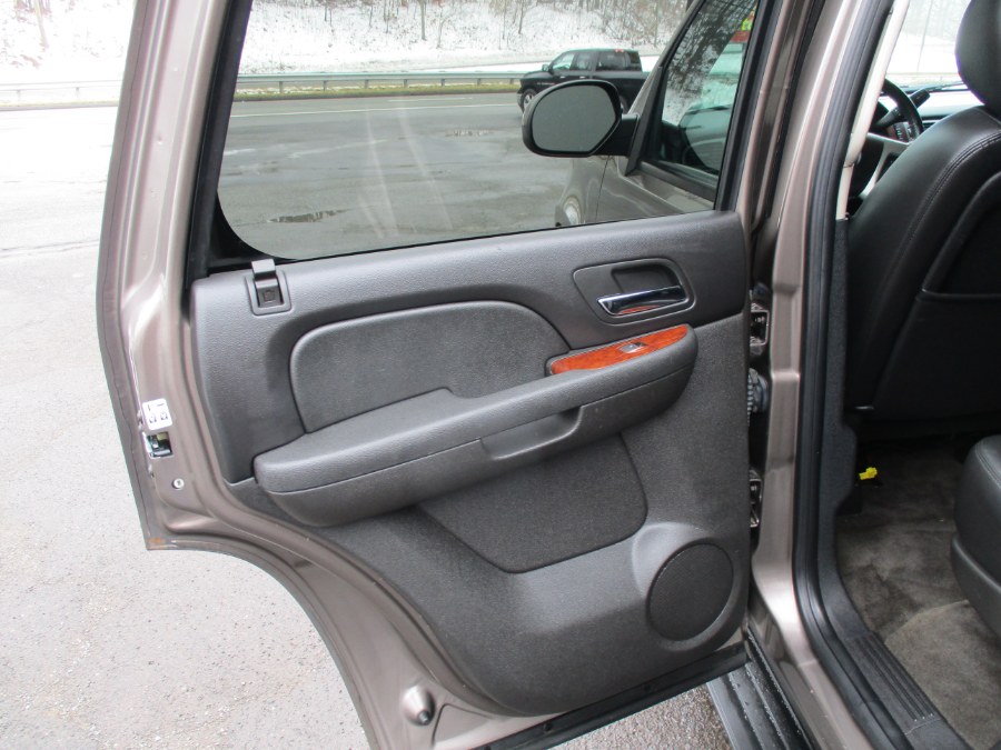 2011 Chevrolet Tahoe 4WD 4dr 1500 LT, available for sale in Meriden, Connecticut | Cos Central Auto. Meriden, Connecticut 2011 Chevrolet Tahoe 4WD 4dr 1500 LT, available for sale in Meriden, Connecticut | Cos Central Auto. Meriden, Connecticut