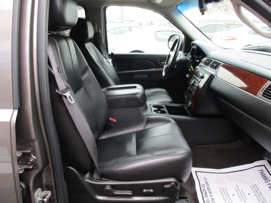 2011 Chevrolet Tahoe 4WD 4dr 1500 LT, available for sale in Meriden, Connecticut | Cos Central Auto. Meriden, Connecticut 2011 Chevrolet Tahoe 4WD 4dr 1500 LT, available for sale in Meriden, Connecticut | Cos Central Auto. Meriden, Connecticut