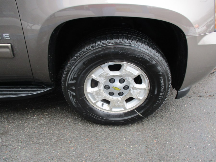 2011 Chevrolet Tahoe 4WD 4dr 1500 LT, available for sale in Meriden, Connecticut | Cos Central Auto. Meriden, Connecticut 2011 Chevrolet Tahoe 4WD 4dr 1500 LT, available for sale in Meriden, Connecticut | Cos Central Auto. Meriden, Connecticut
