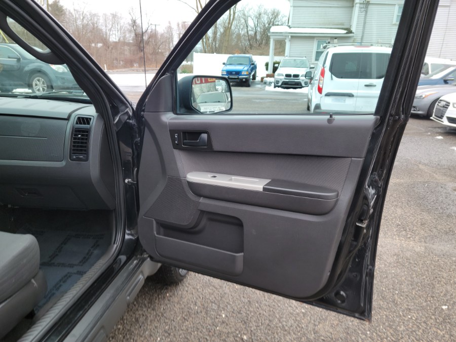 2011 Ford Escape 4WD 4dr XLT, available for sale in East Windsor, Connecticut | Toro Auto. East Windsor, Connecticut 2011 Ford Escape 4WD 4dr XLT, available for sale in East Windsor, Connecticut | Toro Auto. East Windsor, Connecticut