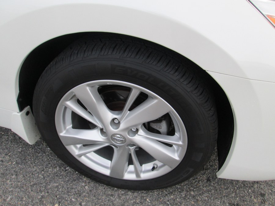 2013 Nissan Altima 4dr Sdn I4 2.5 SL, available for sale in Massapequa, New York | South Shore Auto Brokers & Sales. Massapequa, New York 2013 Nissan Altima 4dr Sdn I4 2.5 SL, available for sale in Massapequa, New York | South Shore Auto Brokers & Sales. Massapequa, New York