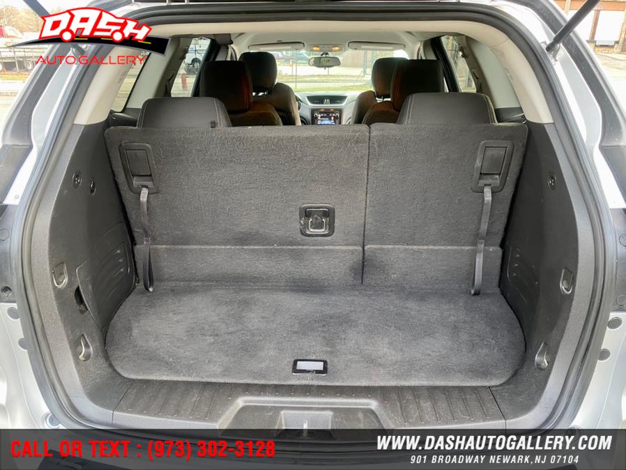 2015 Chevrolet Traverse AWD 4dr LT w/1LT, available for sale in Newark, New Jersey | Dash Auto Gallery Inc.. Newark, New Jersey 2015 Chevrolet Traverse AWD 4dr LT w/1LT, available for sale in Newark, New Jersey | Dash Auto Gallery Inc.. Newark, New Jersey