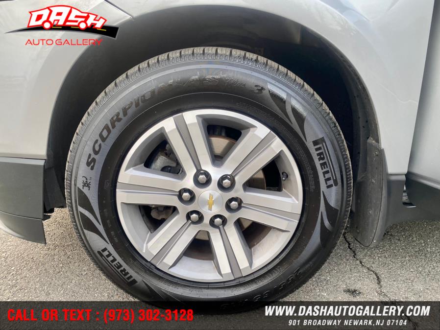 2015 Chevrolet Traverse AWD 4dr LT w/1LT, available for sale in Newark, New Jersey | Dash Auto Gallery Inc.. Newark, New Jersey 2015 Chevrolet Traverse AWD 4dr LT w/1LT, available for sale in Newark, New Jersey | Dash Auto Gallery Inc.. Newark, New Jersey