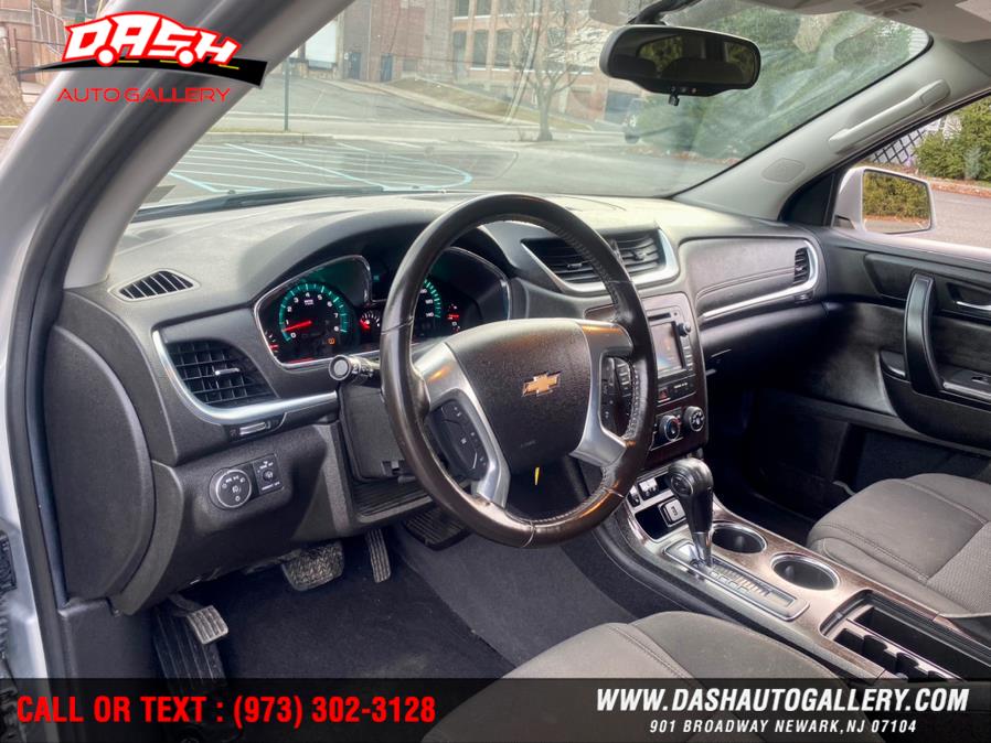 2015 Chevrolet Traverse AWD 4dr LT w/1LT, available for sale in Newark, New Jersey | Dash Auto Gallery Inc.. Newark, New Jersey 2015 Chevrolet Traverse AWD 4dr LT w/1LT, available for sale in Newark, New Jersey | Dash Auto Gallery Inc.. Newark, New Jersey