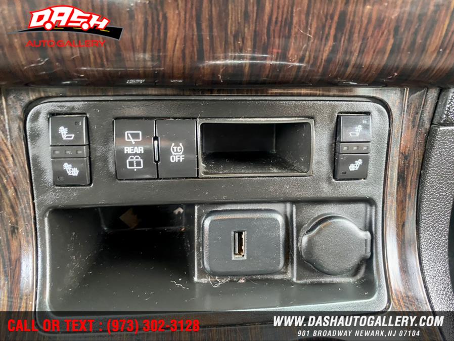 2015 Chevrolet Traverse AWD 4dr LT w/1LT, available for sale in Newark, New Jersey | Dash Auto Gallery Inc.. Newark, New Jersey 2015 Chevrolet Traverse AWD 4dr LT w/1LT, available for sale in Newark, New Jersey | Dash Auto Gallery Inc.. Newark, New Jersey