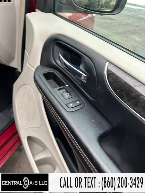 2015 Chrysler Town & Country 4dr Wgn Touring, available for sale in East Windsor, Connecticut | Central A/S LLC. East Windsor, Connecticut 2015 Chrysler Town & Country 4dr Wgn Touring, available for sale in East Windsor, Connecticut | Central A/S LLC. East Windsor, Connecticut