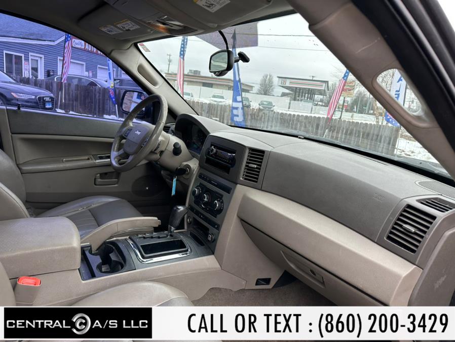 2005 Jeep Grand Cherokee 4dr Laredo 4WD, available for sale in East Windsor, Connecticut | Central A/S LLC. East Windsor, Connecticut 2005 Jeep Grand Cherokee 4dr Laredo 4WD, available for sale in East Windsor, Connecticut | Central A/S LLC. East Windsor, Connecticut