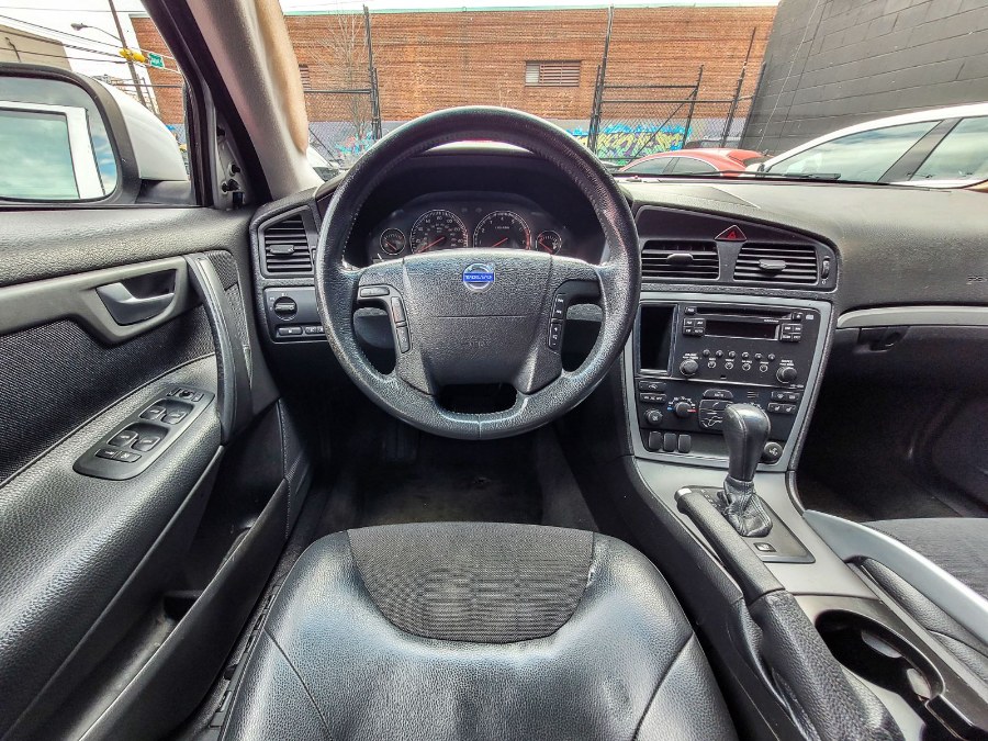 2007 Volvo XC70 4dr Wgn, available for sale in Newark, New Jersey | RT Auto Center LLC. Newark, New Jersey 2007 Volvo XC70 4dr Wgn, available for sale in Newark, New Jersey | RT Auto Center LLC. Newark, New Jersey