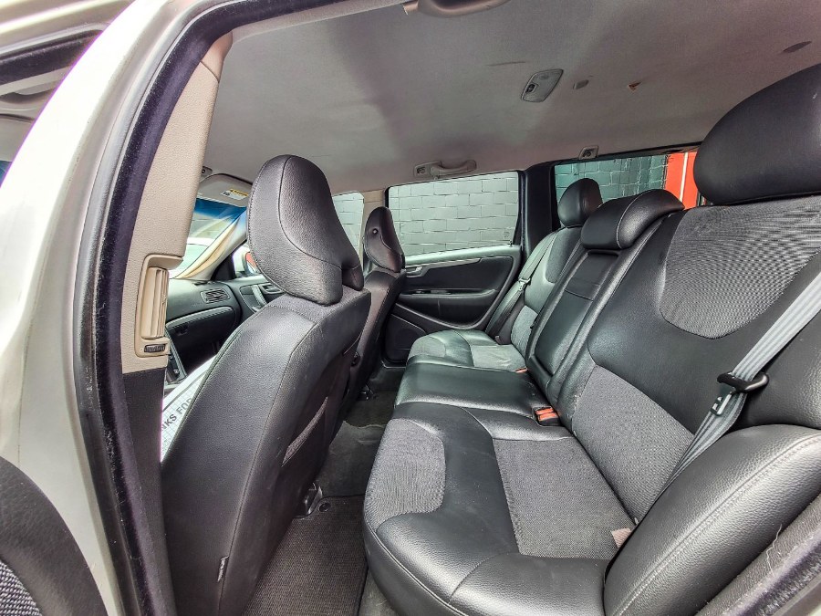 2007 Volvo XC70 4dr Wgn, available for sale in Newark, New Jersey | RT Auto Center LLC. Newark, New Jersey 2007 Volvo XC70 4dr Wgn, available for sale in Newark, New Jersey | RT Auto Center LLC. Newark, New Jersey