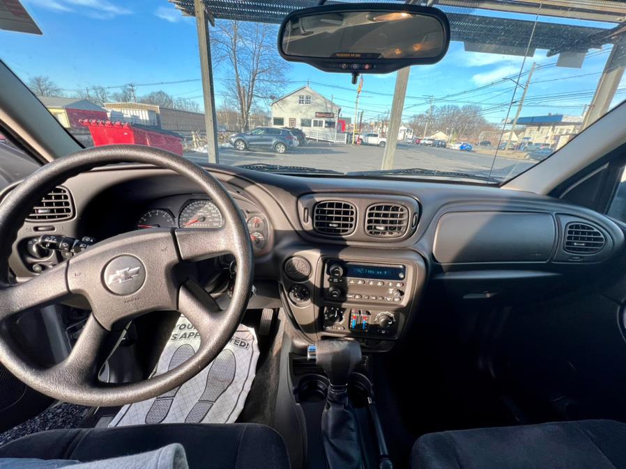 2009 Chevrolet TrailBlazer 2WD 4dr LT w/1LT, available for sale in Wallingford, Connecticut | Wallingford Auto Center LLC. Wallingford, Connecticut 2009 Chevrolet TrailBlazer 2WD 4dr LT w/1LT, available for sale in Wallingford, Connecticut | Wallingford Auto Center LLC. Wallingford, Connecticut