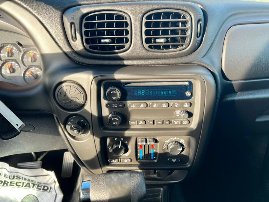 2009 Chevrolet TrailBlazer 2WD 4dr LT w/1LT, available for sale in Wallingford, Connecticut | Wallingford Auto Center LLC. Wallingford, Connecticut 2009 Chevrolet TrailBlazer 2WD 4dr LT w/1LT, available for sale in Wallingford, Connecticut | Wallingford Auto Center LLC. Wallingford, Connecticut