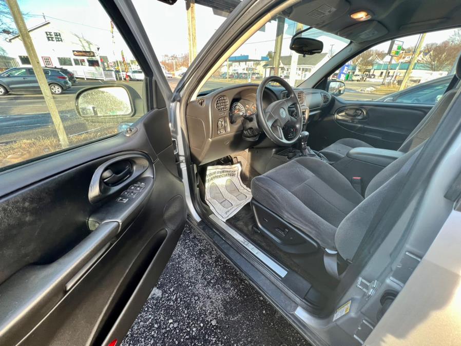 2009 Chevrolet TrailBlazer 2WD 4dr LT w/1LT, available for sale in Wallingford, Connecticut | Wallingford Auto Center LLC. Wallingford, Connecticut 2009 Chevrolet TrailBlazer 2WD 4dr LT w/1LT, available for sale in Wallingford, Connecticut | Wallingford Auto Center LLC. Wallingford, Connecticut