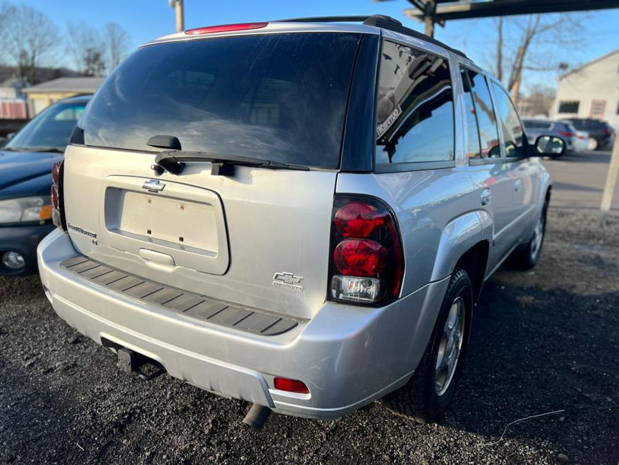 2009 Chevrolet TrailBlazer 2WD 4dr LT w/1LT, available for sale in Wallingford, Connecticut | Wallingford Auto Center LLC. Wallingford, Connecticut 2009 Chevrolet TrailBlazer 2WD 4dr LT w/1LT, available for sale in Wallingford, Connecticut | Wallingford Auto Center LLC. Wallingford, Connecticut