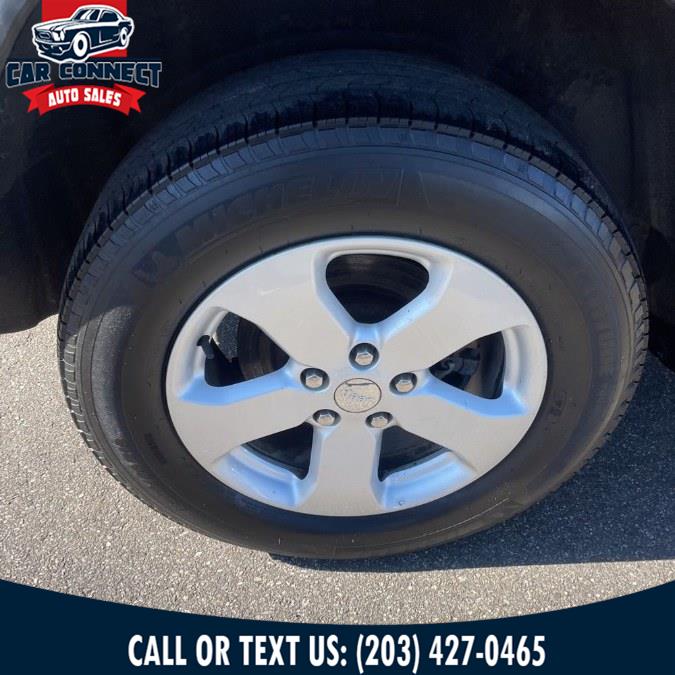 2012 Jeep Grand Cherokee 4WD 4dr Laredo, available for sale in Waterbury, Connecticut | Car Connect Auto Sales LLC. Waterbury, Connecticut 2012 Jeep Grand Cherokee 4WD 4dr Laredo, available for sale in Waterbury, Connecticut | Car Connect Auto Sales LLC. Waterbury, Connecticut