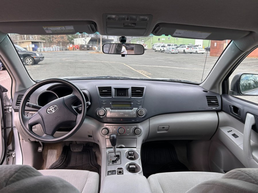 2010 Toyota Highlander 4WD 4dr V6 Base, available for sale in South Hadley, Massachusetts | Payless Auto Sale. South Hadley, Massachusetts 2010 Toyota Highlander 4WD 4dr V6 Base, available for sale in South Hadley, Massachusetts | Payless Auto Sale. South Hadley, Massachusetts