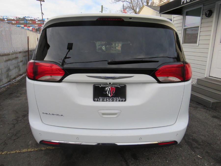 2020 Chrysler Pacifica Touring L FWD, available for sale in Middle Village, New York | Road Masters II INC. Middle Village, New York 2020 Chrysler Pacifica Touring L FWD, available for sale in Middle Village, New York | Road Masters II INC. Middle Village, New York