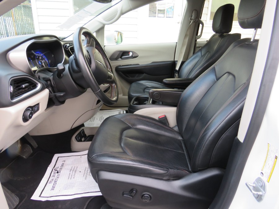 2020 Chrysler Pacifica Touring L FWD, available for sale in Middle Village, New York | Road Masters II INC. Middle Village, New York 2020 Chrysler Pacifica Touring L FWD, available for sale in Middle Village, New York | Road Masters II INC. Middle Village, New York
