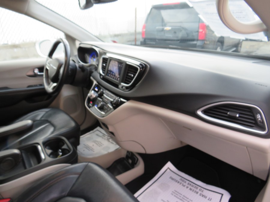 2020 Chrysler Pacifica Touring L FWD, available for sale in Middle Village, New York | Road Masters II INC. Middle Village, New York 2020 Chrysler Pacifica Touring L FWD, available for sale in Middle Village, New York | Road Masters II INC. Middle Village, New York