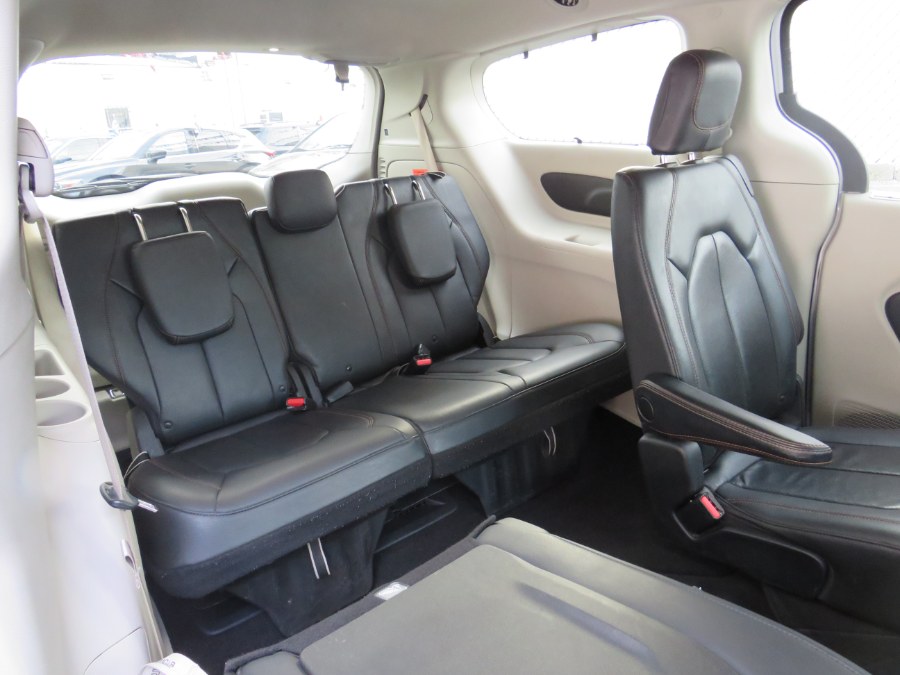 2020 Chrysler Pacifica Touring L FWD, available for sale in Middle Village, New York | Road Masters II INC. Middle Village, New York 2020 Chrysler Pacifica Touring L FWD, available for sale in Middle Village, New York | Road Masters II INC. Middle Village, New York
