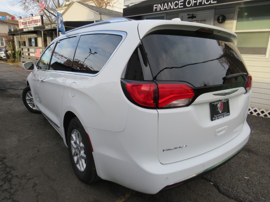 2020 Chrysler Pacifica Touring L FWD, available for sale in Middle Village, New York | Road Masters II INC. Middle Village, New York 2020 Chrysler Pacifica Touring L FWD, available for sale in Middle Village, New York | Road Masters II INC. Middle Village, New York