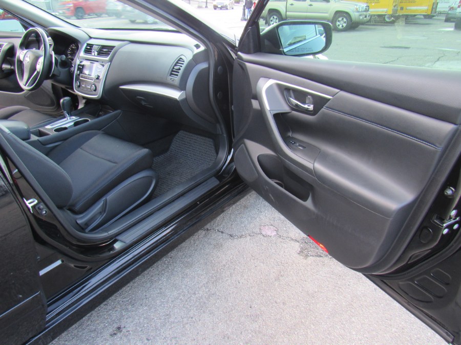 2016 Nissan Altima SR, available for sale in Worcester, Massachusetts | Hilario's Auto Sales Inc.. Worcester, Massachusetts 2016 Nissan Altima SR, available for sale in Worcester, Massachusetts | Hilario's Auto Sales Inc.. Worcester, Massachusetts