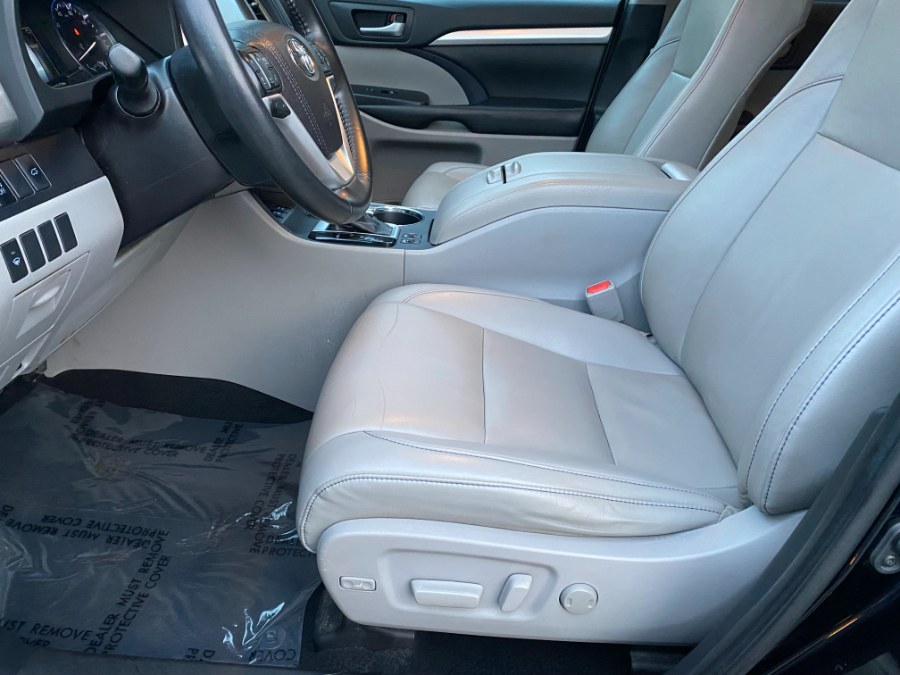 2019 Toyota Highlander XLE AWD W/Nav, available for sale in Peabody, Massachusetts | New Star Motors. Peabody, Massachusetts 2019 Toyota Highlander XLE AWD W/Nav, available for sale in Peabody, Massachusetts | New Star Motors. Peabody, Massachusetts