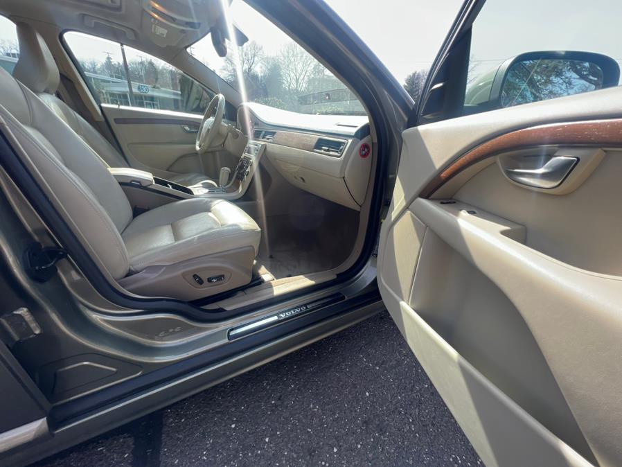2009 Volvo S80 4dr Sdn I6 FWD, available for sale in Waterbury, Connecticut | Platinum Auto Care. Waterbury, Connecticut 2009 Volvo S80 4dr Sdn I6 FWD, available for sale in Waterbury, Connecticut | Platinum Auto Care. Waterbury, Connecticut