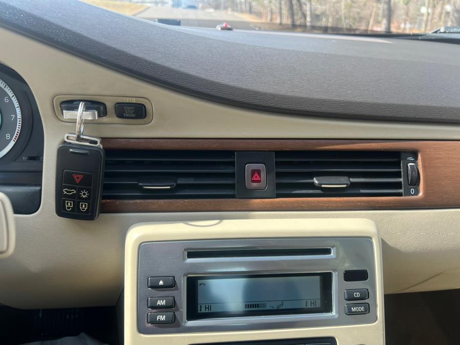 2009 Volvo S80 4dr Sdn I6 FWD, available for sale in Waterbury, Connecticut | Platinum Auto Care. Waterbury, Connecticut 2009 Volvo S80 4dr Sdn I6 FWD, available for sale in Waterbury, Connecticut | Platinum Auto Care. Waterbury, Connecticut