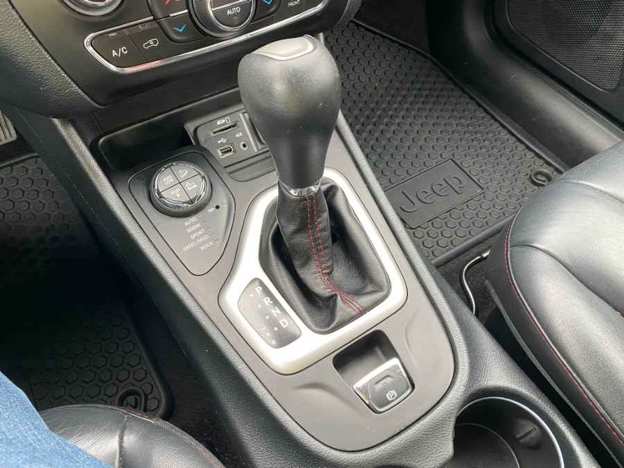 2016 Jeep Cherokee 4WD 4dr Trailhawk, available for sale in West Springfield, Massachusetts | Union Street Auto Sales. West Springfield, Massachusetts 2016 Jeep Cherokee 4WD 4dr Trailhawk, available for sale in West Springfield, Massachusetts | Union Street Auto Sales. West Springfield, Massachusetts