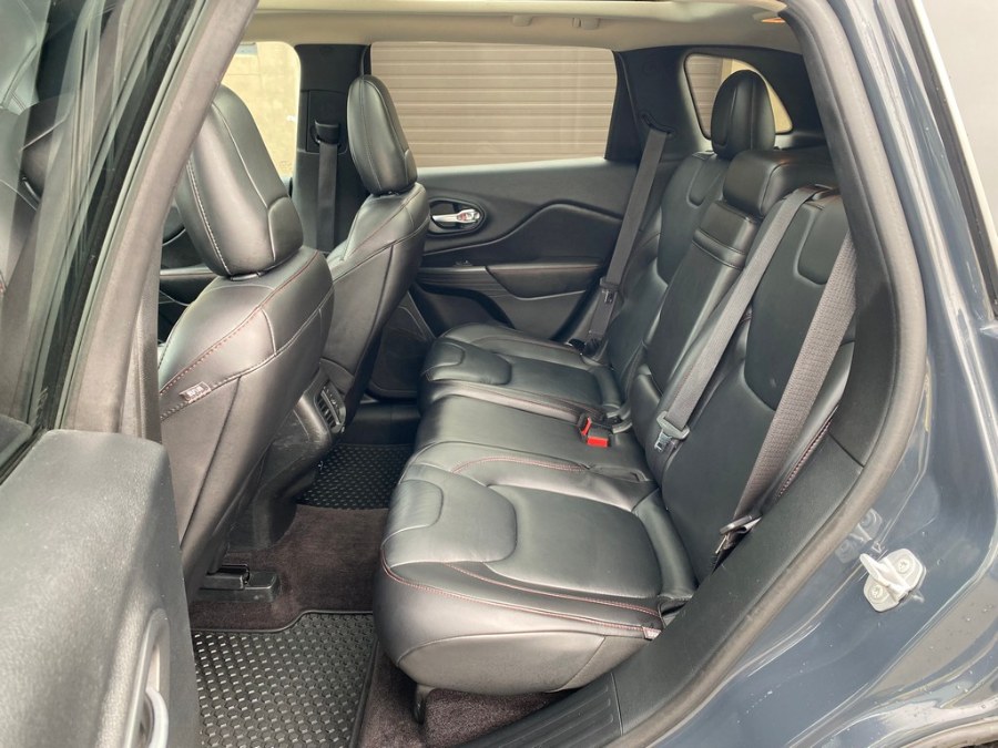 2016 Jeep Cherokee 4WD 4dr Trailhawk, available for sale in West Springfield, Massachusetts | Union Street Auto Sales. West Springfield, Massachusetts 2016 Jeep Cherokee 4WD 4dr Trailhawk, available for sale in West Springfield, Massachusetts | Union Street Auto Sales. West Springfield, Massachusetts